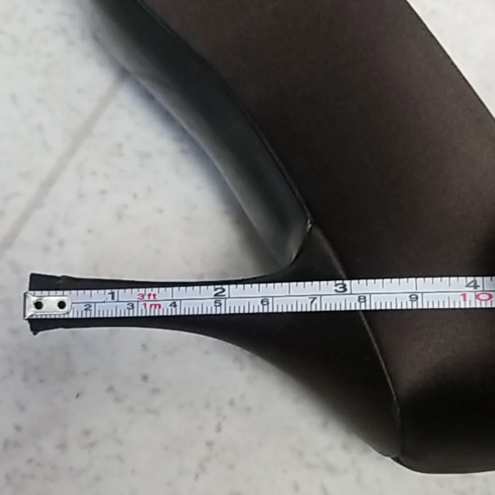 Like New STUART WEITZMAN brown satin peep toe pump